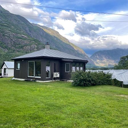 Jordeplegarden Holiday Home - Part Of A Farm - Two Buildings - Close To Flam Lærdalsøyri Bagian luar foto