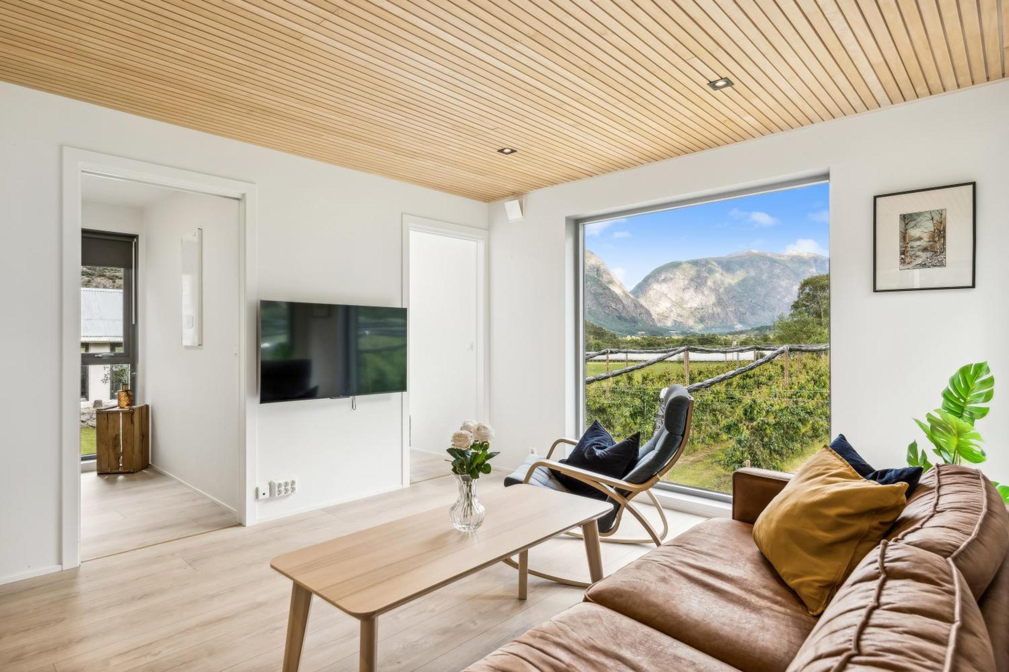 Jordeplegarden Holiday Home - Part Of A Farm - Two Buildings - Close To Flam Lærdalsøyri Bagian luar foto